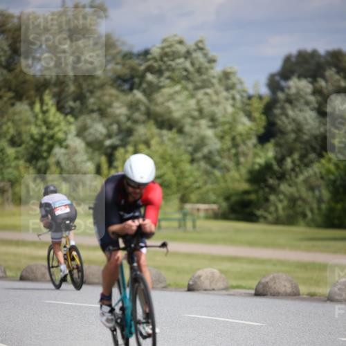 16.06.2024 - 26. Vierlanden-Triathlon Jannik Wohlers http://msf.ph/oto/6282790 16.06.2024 11:24:24 Radfahren 26, 30, 65, 79, 127, 171, 209, 210, 541 meine-sportfotos.de