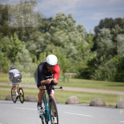 16.06.2024 - 26. Vierlanden-Triathlon Jannik Wohlers http://msf.ph/oto/6282794 16.06.2024 11:24:24 Radfahren 26, 30, 65, 79, 127, 171, 209, 210, 541 meine-sportfotos.de