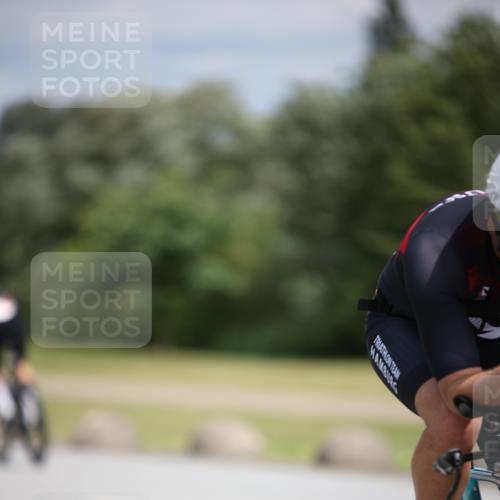 16.06.2024 - 26. Vierlanden-Triathlon Jannik Wohlers http://msf.ph/oto/6283111 16.06.2024 11:24:26 Radfahren 26, 30, 32, 79, 127, 209, 210, 621 meine-sportfotos.de