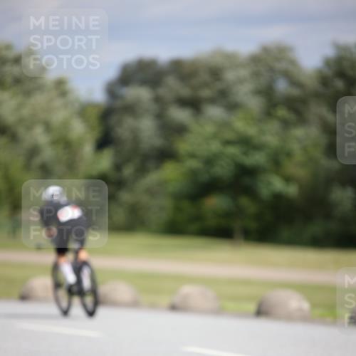 16.06.2024 - 26. Vierlanden-Triathlon Jannik Wohlers http://msf.ph/oto/6283119 16.06.2024 11:24:26 Radfahren 26, 30, 32, 79, 127, 209, 210, 621 meine-sportfotos.de