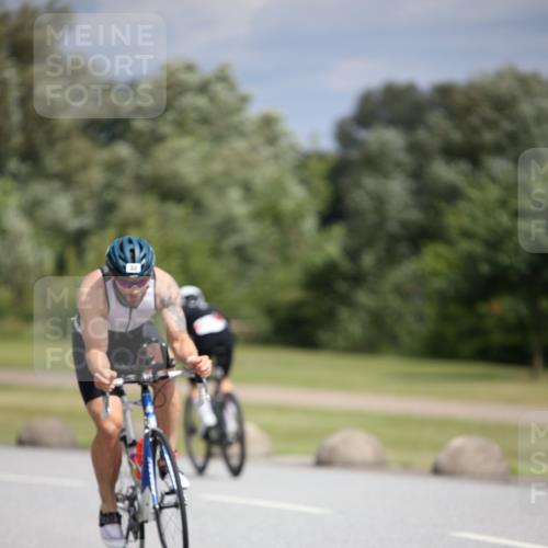 16.06.2024 - 26. Vierlanden-Triathlon Jannik Wohlers http://msf.ph/oto/6283128 16.06.2024 11:24:26 Radfahren 26, 30, 32, 79, 127, 209, 210, 621 meine-sportfotos.de