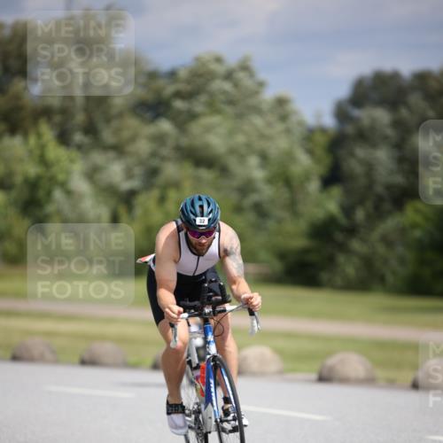 16.06.2024 - 26. Vierlanden-Triathlon Jannik Wohlers http://msf.ph/oto/6283134 16.06.2024 11:24:26 Radfahren 26, 30, 32, 79, 127, 209, 210, 621 meine-sportfotos.de