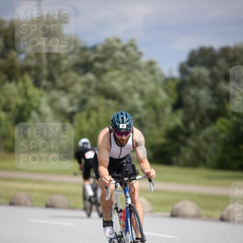 16.06.2024 - 26. Vierlanden-Triathlon Jannik Wohlers http://msf.ph/oto/6283140 16.06.2024 11:24:26 Radfahren 26, 30, 32, 79, 127, 209, 210, 621 meine-sportfotos.de