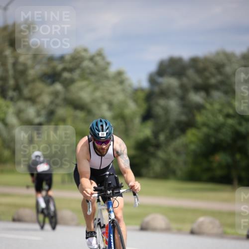 16.06.2024 - 26. Vierlanden-Triathlon Jannik Wohlers http://msf.ph/oto/6283154 16.06.2024 11:24:26 Radfahren 26, 30, 32, 79, 127, 209, 210, 621 meine-sportfotos.de