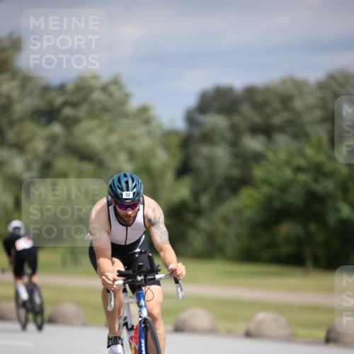 16.06.2024 - 26. Vierlanden-Triathlon Jannik Wohlers http://msf.ph/oto/6283160 16.06.2024 11:24:26 Radfahren 26, 30, 32, 79, 127, 209, 210, 621 meine-sportfotos.de