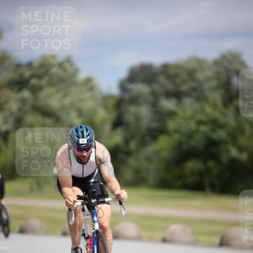 16.06.2024 - 26. Vierlanden-Triathlon Jannik Wohlers http://msf.ph/oto/6283166 16.06.2024 11:24:26 Radfahren 26, 30, 32, 79, 127, 209, 210, 621 meine-sportfotos.de