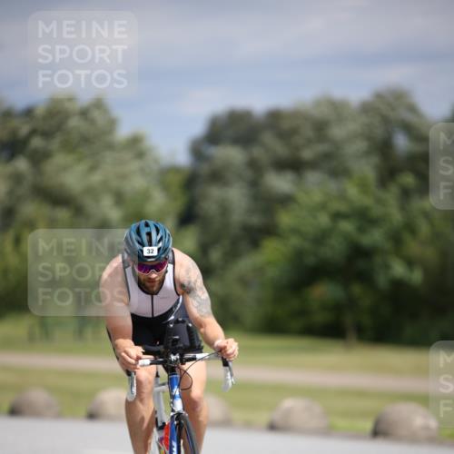 16.06.2024 - 26. Vierlanden-Triathlon Jannik Wohlers http://msf.ph/oto/6283221 16.06.2024 11:24:26 Radfahren 26, 30, 32, 79, 127, 209, 210, 621 meine-sportfotos.de