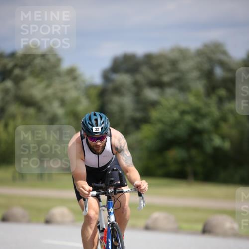 16.06.2024 - 26. Vierlanden-Triathlon Jannik Wohlers http://msf.ph/oto/6283235 16.06.2024 11:24:27 Radfahren 26, 30, 32, 79, 127, 209, 210, 621, 1278 meine-sportfotos.de