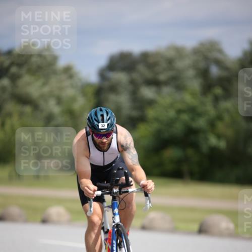 16.06.2024 - 26. Vierlanden-Triathlon Jannik Wohlers http://msf.ph/oto/6283241 16.06.2024 11:24:27 Radfahren 26, 30, 32, 79, 127, 209, 210, 621, 1278 meine-sportfotos.de