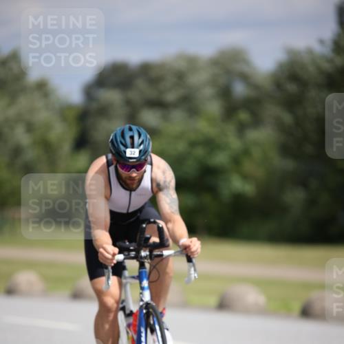 16.06.2024 - 26. Vierlanden-Triathlon Jannik Wohlers http://msf.ph/oto/6283259 16.06.2024 11:24:27 Radfahren 26, 30, 32, 79, 127, 209, 210, 621, 1278 meine-sportfotos.de
