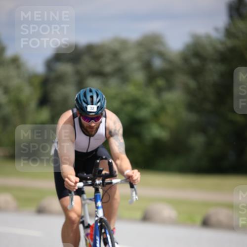 16.06.2024 - 26. Vierlanden-Triathlon Jannik Wohlers http://msf.ph/oto/6283265 16.06.2024 11:24:27 Radfahren 26, 30, 32, 79, 127, 209, 210, 621, 1278 meine-sportfotos.de
