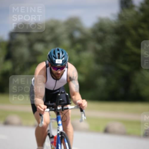 16.06.2024 - 26. Vierlanden-Triathlon Jannik Wohlers http://msf.ph/oto/6283306 16.06.2024 11:24:27 Radfahren 26, 30, 32, 79, 127, 209, 210, 621, 1278 meine-sportfotos.de