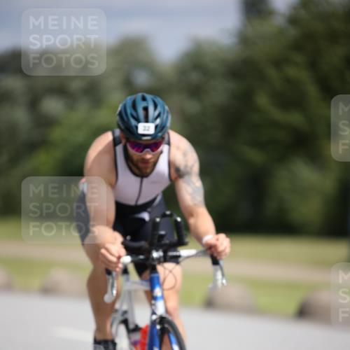 16.06.2024 - 26. Vierlanden-Triathlon Jannik Wohlers http://msf.ph/oto/6283327 16.06.2024 11:24:27 Radfahren 26, 30, 32, 79, 127, 209, 210, 621, 1278 meine-sportfotos.de