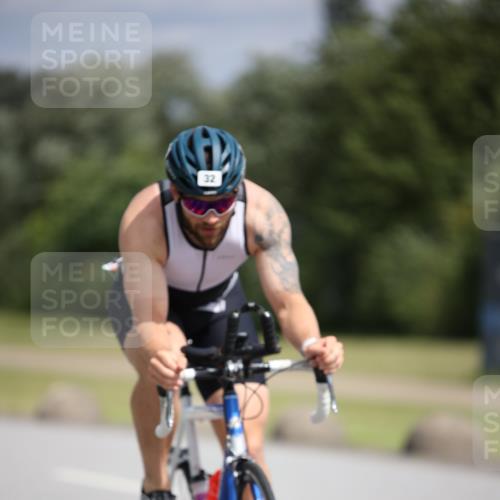 16.06.2024 - 26. Vierlanden-Triathlon Jannik Wohlers http://msf.ph/oto/6283346 16.06.2024 11:24:27 Radfahren 26, 30, 32, 79, 127, 209, 210, 621, 1278 meine-sportfotos.de