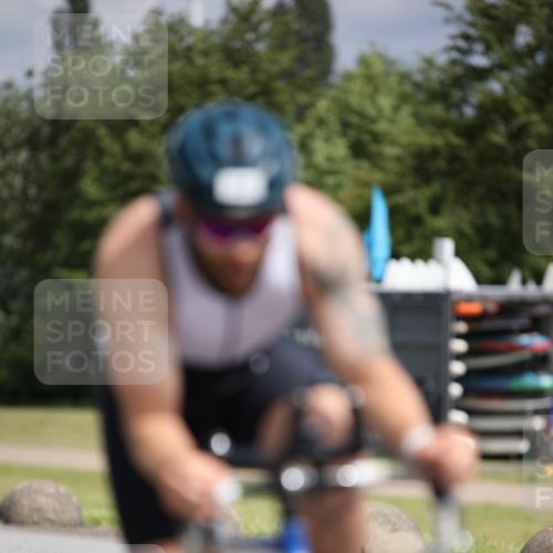 16.06.2024 - 26. Vierlanden-Triathlon Jannik Wohlers http://msf.ph/oto/6283373 16.06.2024 11:24:28 Radfahren 26, 30, 32, 79, 127, 209, 210, 621, 1278 meine-sportfotos.de