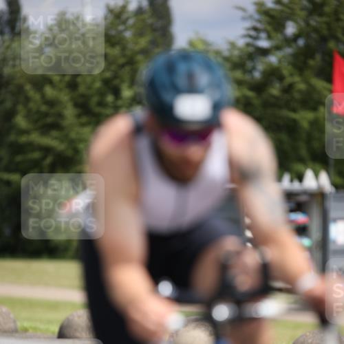 16.06.2024 - 26. Vierlanden-Triathlon Jannik Wohlers http://msf.ph/oto/6283379 16.06.2024 11:24:28 Radfahren 26, 30, 32, 79, 127, 209, 210, 621, 1278 meine-sportfotos.de