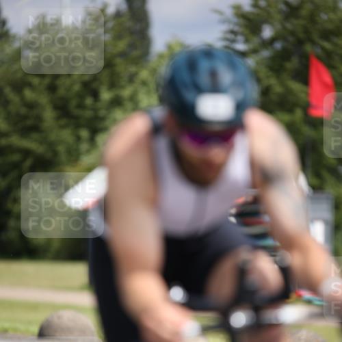 16.06.2024 - 26. Vierlanden-Triathlon Jannik Wohlers http://msf.ph/oto/6283382 16.06.2024 11:24:28 Radfahren 26, 30, 32, 79, 127, 209, 210, 621, 1278 meine-sportfotos.de