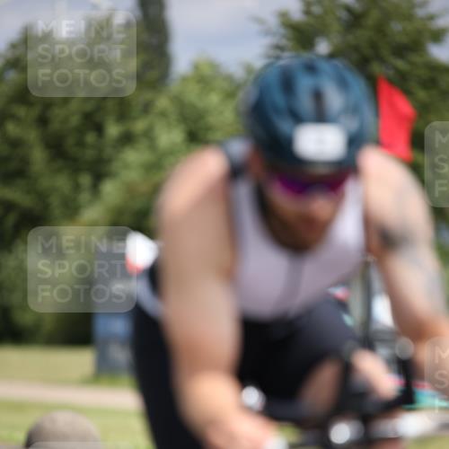16.06.2024 - 26. Vierlanden-Triathlon Jannik Wohlers http://msf.ph/oto/6283385 16.06.2024 11:24:28 Radfahren 26, 30, 32, 79, 127, 209, 210, 621, 1278 meine-sportfotos.de