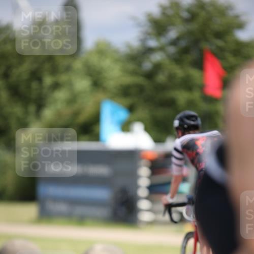 16.06.2024 - 26. Vierlanden-Triathlon Jannik Wohlers http://msf.ph/oto/6283397 16.06.2024 11:24:28 Radfahren 26, 30, 32, 79, 127, 209, 210, 621, 1278 meine-sportfotos.de