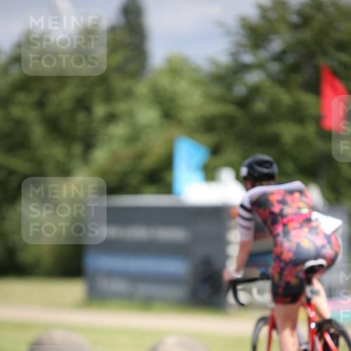 16.06.2024 - 26. Vierlanden-Triathlon Jannik Wohlers http://msf.ph/oto/6283400 16.06.2024 11:24:28 Radfahren 26, 30, 32, 79, 127, 209, 210, 621, 1278 meine-sportfotos.de