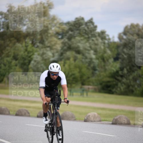 16.06.2024 - 26. Vierlanden-Triathlon Jannik Wohlers http://msf.ph/oto/6283417 16.06.2024 11:24:58 Radfahren 102 meine-sportfotos.de