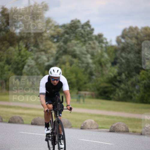 16.06.2024 - 26. Vierlanden-Triathlon Jannik Wohlers http://msf.ph/oto/6283430 16.06.2024 11:24:58 Radfahren 102 meine-sportfotos.de