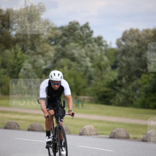 16.06.2024 - 26. Vierlanden-Triathlon Jannik Wohlers http://msf.ph/oto/6283435 16.06.2024 11:24:58 Radfahren 102 meine-sportfotos.de