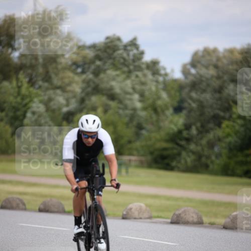 16.06.2024 - 26. Vierlanden-Triathlon Jannik Wohlers http://msf.ph/oto/6283438 16.06.2024 11:24:58 Radfahren 102 meine-sportfotos.de