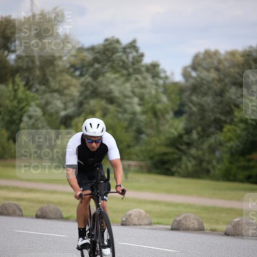 16.06.2024 - 26. Vierlanden-Triathlon Jannik Wohlers http://msf.ph/oto/6283442 16.06.2024 11:24:58 Radfahren 102 meine-sportfotos.de