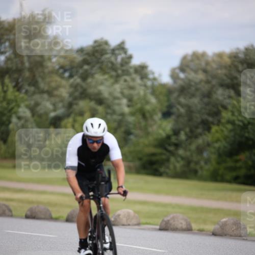 16.06.2024 - 26. Vierlanden-Triathlon Jannik Wohlers http://msf.ph/oto/6283446 16.06.2024 11:24:58 Radfahren 102 meine-sportfotos.de