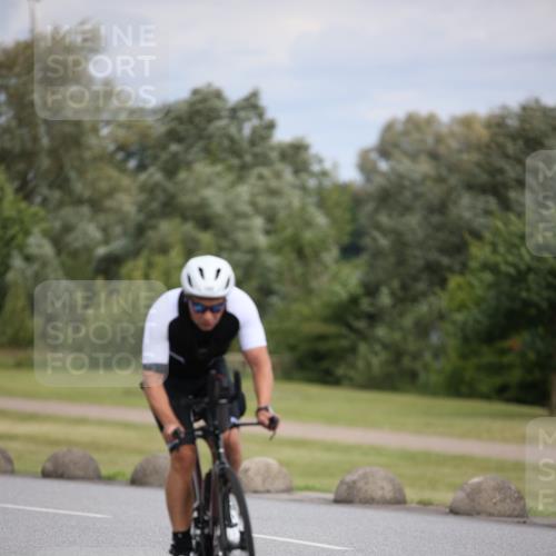 16.06.2024 - 26. Vierlanden-Triathlon Jannik Wohlers http://msf.ph/oto/6283448 16.06.2024 11:24:58 Radfahren 102 meine-sportfotos.de