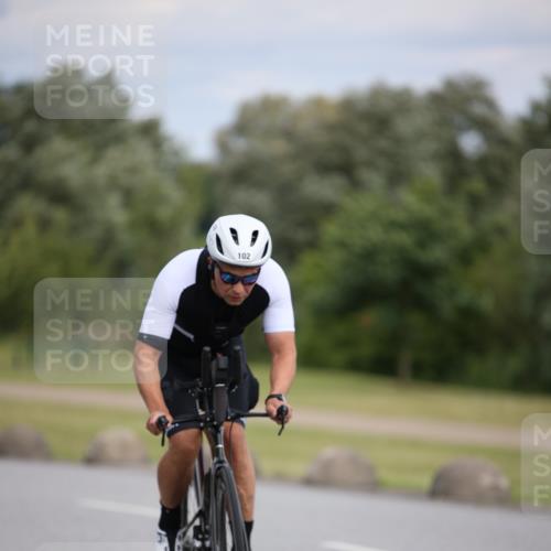16.06.2024 - 26. Vierlanden-Triathlon Jannik Wohlers http://msf.ph/oto/6283529 16.06.2024 11:24:59 Radfahren 94, 102 meine-sportfotos.de