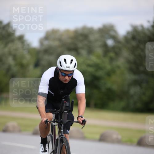 16.06.2024 - 26. Vierlanden-Triathlon Jannik Wohlers http://msf.ph/oto/6283567 16.06.2024 11:24:59 Radfahren 94, 102 meine-sportfotos.de