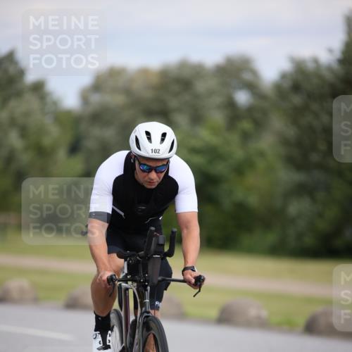 16.06.2024 - 26. Vierlanden-Triathlon Jannik Wohlers http://msf.ph/oto/6283569 16.06.2024 11:24:59 Radfahren 94, 102 meine-sportfotos.de