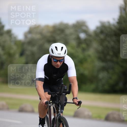 16.06.2024 - 26. Vierlanden-Triathlon Jannik Wohlers http://msf.ph/oto/6283573 16.06.2024 11:24:59 Radfahren 94, 102 meine-sportfotos.de