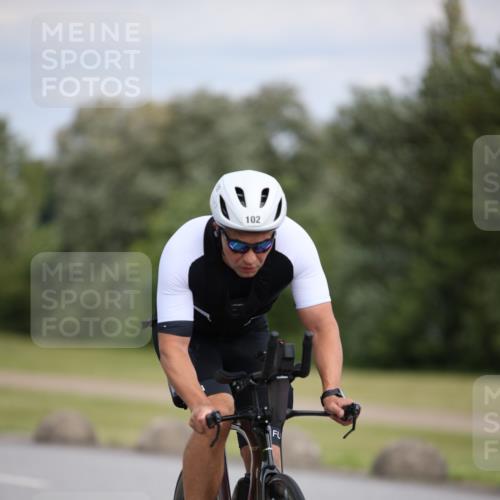 16.06.2024 - 26. Vierlanden-Triathlon Jannik Wohlers http://msf.ph/oto/6283578 16.06.2024 11:24:59 Radfahren 94, 102 meine-sportfotos.de