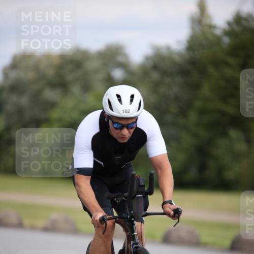 16.06.2024 - 26. Vierlanden-Triathlon Jannik Wohlers http://msf.ph/oto/6283583 16.06.2024 11:24:59 Radfahren 94, 102 meine-sportfotos.de