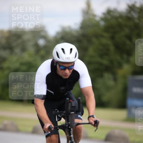 16.06.2024 - 26. Vierlanden-Triathlon Jannik Wohlers http://msf.ph/oto/6283589 16.06.2024 11:24:59 Radfahren 94, 102 meine-sportfotos.de