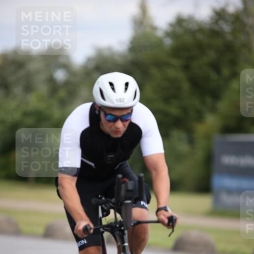 16.06.2024 - 26. Vierlanden-Triathlon Jannik Wohlers http://msf.ph/oto/6283602 16.06.2024 11:24:59 Radfahren 94, 102 meine-sportfotos.de