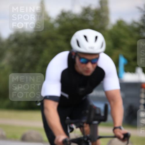 16.06.2024 - 26. Vierlanden-Triathlon Jannik Wohlers http://msf.ph/oto/6283629 16.06.2024 11:25:00 Radfahren 94, 102 meine-sportfotos.de