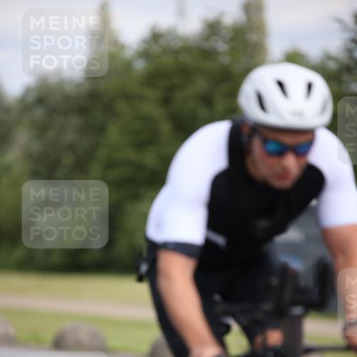 16.06.2024 - 26. Vierlanden-Triathlon Jannik Wohlers http://msf.ph/oto/6283636 16.06.2024 11:25:00 Radfahren 94, 102 meine-sportfotos.de