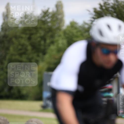 16.06.2024 - 26. Vierlanden-Triathlon Jannik Wohlers http://msf.ph/oto/6283647 16.06.2024 11:25:00 Radfahren 94, 102 meine-sportfotos.de