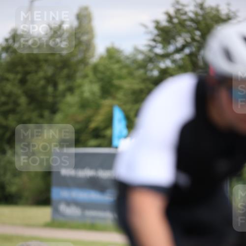 16.06.2024 - 26. Vierlanden-Triathlon Jannik Wohlers http://msf.ph/oto/6283654 16.06.2024 11:25:00 Radfahren 94, 102 meine-sportfotos.de
