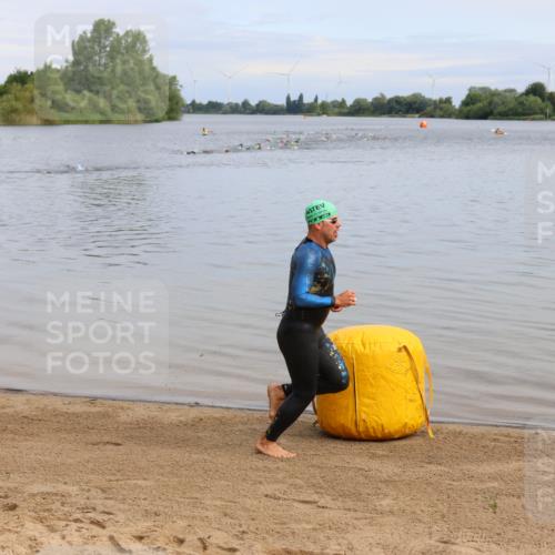 16.06.2024 - 26. Vierlanden-Triathlon Strokosch-Dieckow http://msf.ph/oto/6283658 16.06.2024 09:07:55 Schwimmen  meine-sportfotos.de