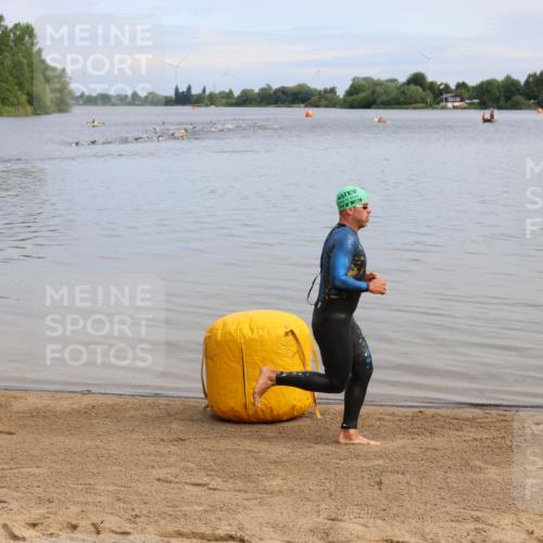 16.06.2024 - 26. Vierlanden-Triathlon Strokosch-Dieckow http://msf.ph/oto/6283675 16.06.2024 09:07:55 Schwimmen  meine-sportfotos.de