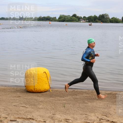 16.06.2024 - 26. Vierlanden-Triathlon Strokosch-Dieckow http://msf.ph/oto/6283693 16.06.2024 09:07:55 Schwimmen  meine-sportfotos.de