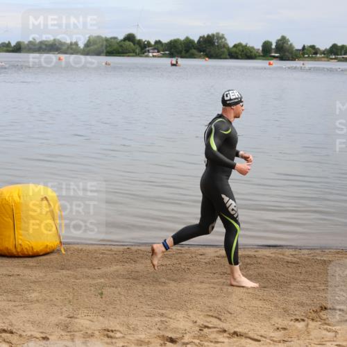 16.06.2024 - 26. Vierlanden-Triathlon Strokosch-Dieckow http://msf.ph/oto/6283726 16.06.2024 09:07:57 Schwimmen  meine-sportfotos.de