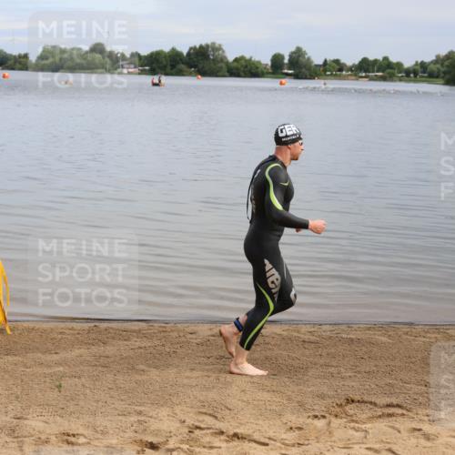 16.06.2024 - 26. Vierlanden-Triathlon Strokosch-Dieckow http://msf.ph/oto/6283737 16.06.2024 09:07:57 Schwimmen  meine-sportfotos.de