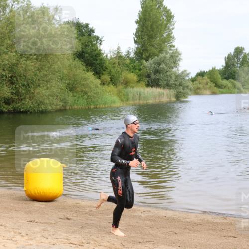 16.06.2024 - 26. Vierlanden-Triathlon Strokosch-Dieckow http://msf.ph/oto/6283754 16.06.2024 09:08:17 Schwimmen  meine-sportfotos.de