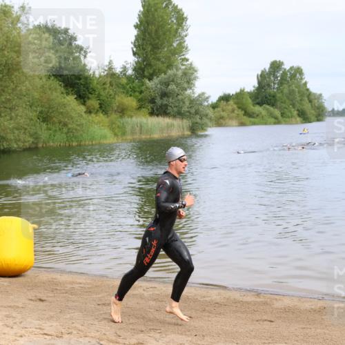 16.06.2024 - 26. Vierlanden-Triathlon Strokosch-Dieckow http://msf.ph/oto/6283760 16.06.2024 09:08:17 Schwimmen  meine-sportfotos.de